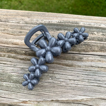 Load image into Gallery viewer, Floral Hair Clips