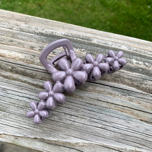 Load image into Gallery viewer, Floral Hair Clips
