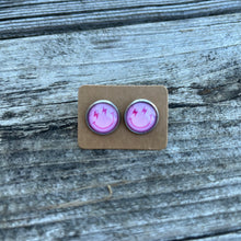 Load image into Gallery viewer, Smiley Face Earrings