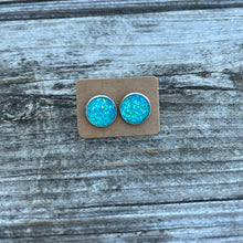 Load image into Gallery viewer, Smiley Face Earrings