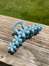 Load image into Gallery viewer, Floral Hair Clips
