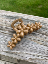Load image into Gallery viewer, Floral Hair Clips