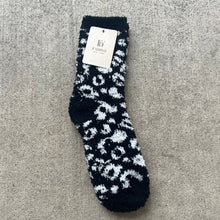 Load image into Gallery viewer, Leopard Print Fuzzy Socks
