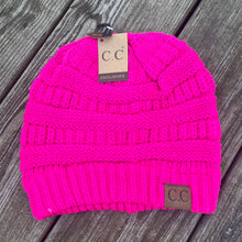 Load image into Gallery viewer, Women’s Solid CC Beanie
