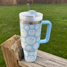 Load image into Gallery viewer, Smiley Face 40oz Tumblers
