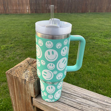 Load image into Gallery viewer, Smiley Face 40oz Tumblers
