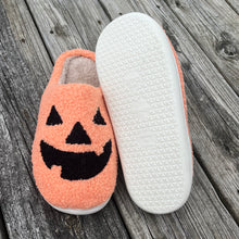 Load image into Gallery viewer, Pumpkin Halloween Slippers
