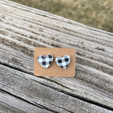 Load image into Gallery viewer, Patterned Heart Earrings
