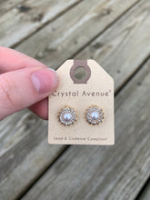 Load image into Gallery viewer, Pearl Rhinestone Studs
